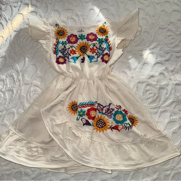 Traditional Mexican Floral Embroidered 100% Dress - Picture 1 of 6